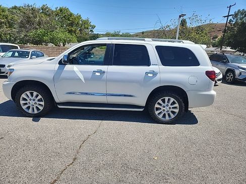 Used 2019 Toyota Sequoia Platinum AWD/4WD image 2