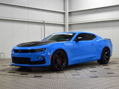Used 2023 Chevrolet Camaro SS RWD image 3