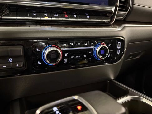 Used 2022 GMC Sierra 1500 Elevation w/ Preferred Package AWD/4WD image 27