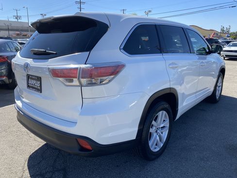 Used 2016 Toyota Highlander LE FWD image 9