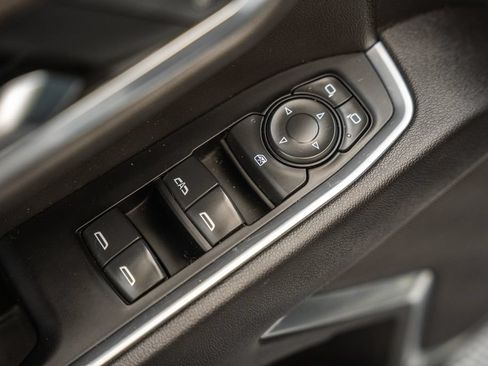 Used 2022 Chevrolet Silverado 1500 LT AWD/4WD image 40