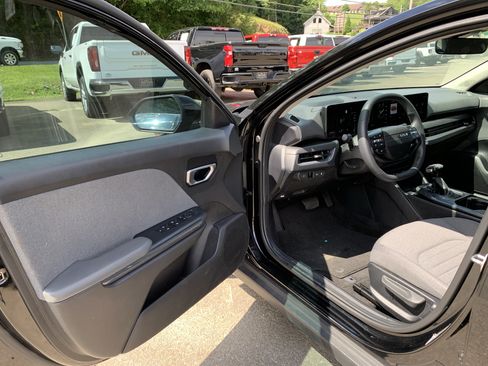 Used 2025 Kia K4 EX FWD image 6