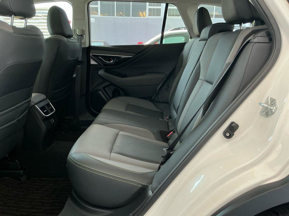 Used 2023 Subaru Outback Onyx Edition AWD/4WD image 33