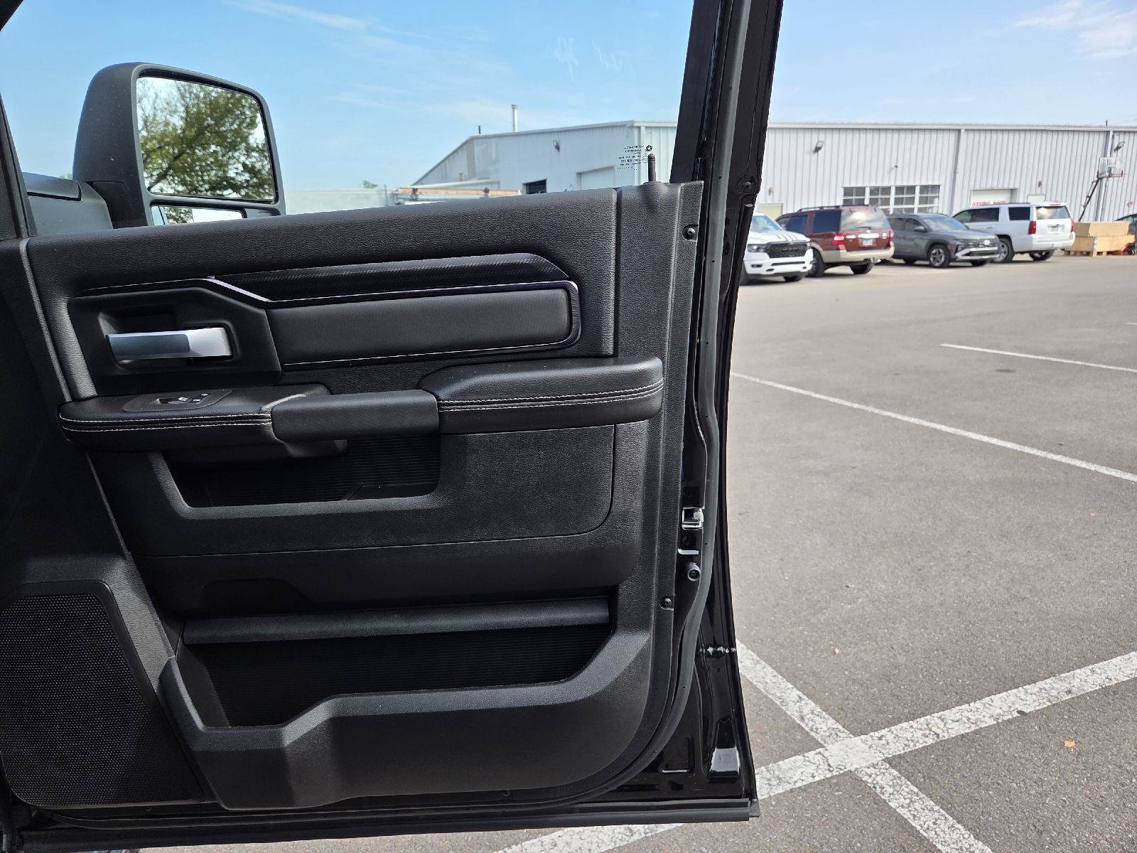 Used 2026 RAM 2500 Rebel AWD/4WD image 38