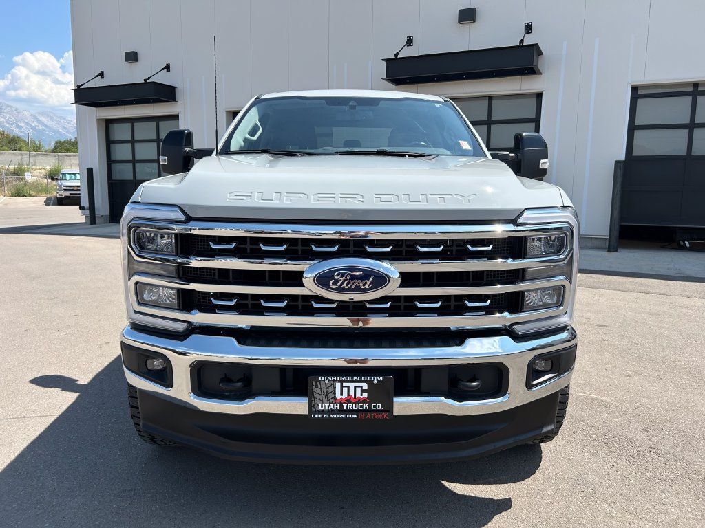 Used 2026 Ford F350 Lariat AWD/4WD image 5