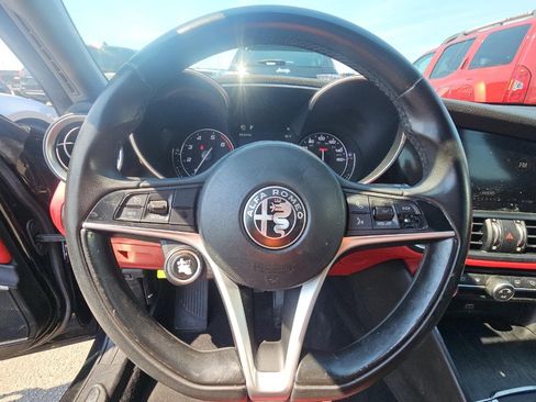 Used 2019 Alfa Romeo Giulia w/ Quick Order Package 22K Sport image 7