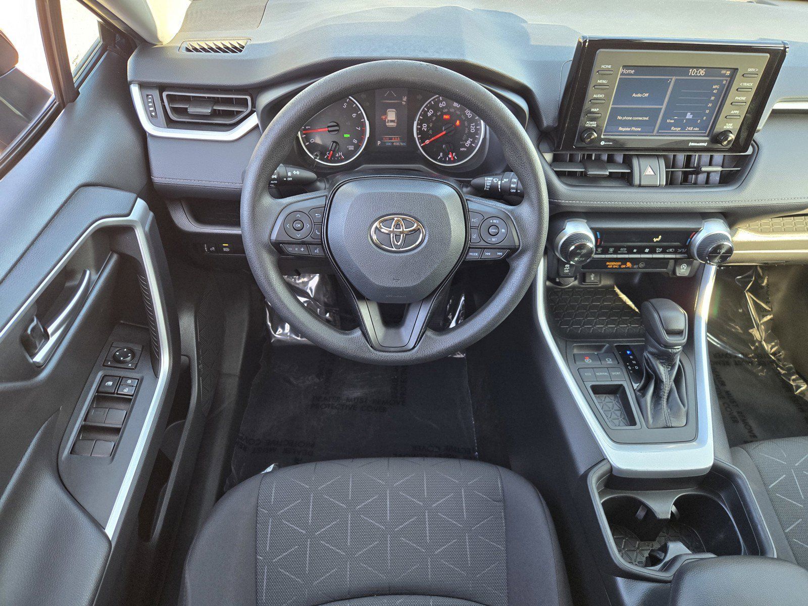 Used 2021 Toyota RAV4 XLE w/ Convenience Package FWD image 13