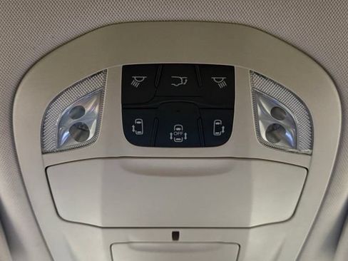 Used 2024 Chrysler Pacifica Touring-L FWD image 33