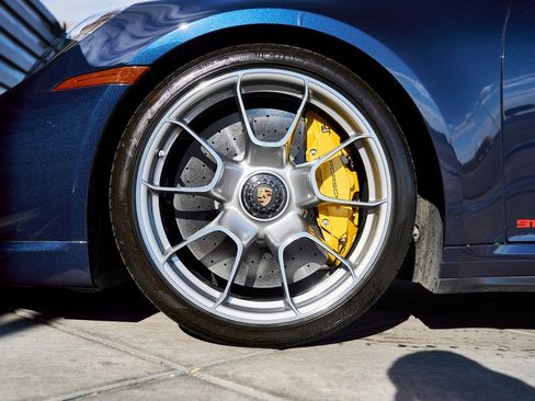 Used 2021 Porsche 911 Turbo S image 3