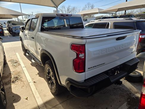 Used 2022 Chevrolet Silverado 1500 ZR2 w/ Technology Package image 5
