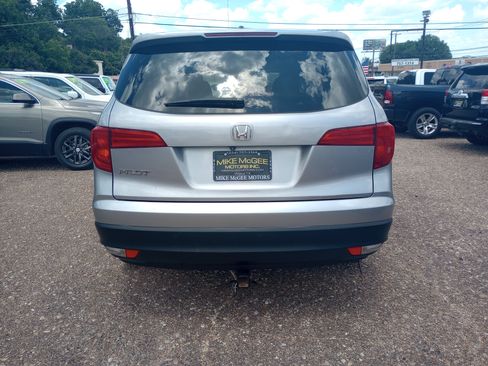 Used 2017 Honda Pilot EX image 6