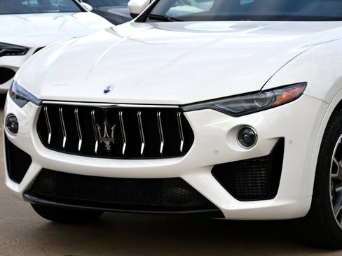 Used 2023 Maserati Levante Modena image 3
