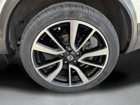 Used 2019 Nissan Rogue Sport SL w/ Premium Package image 32