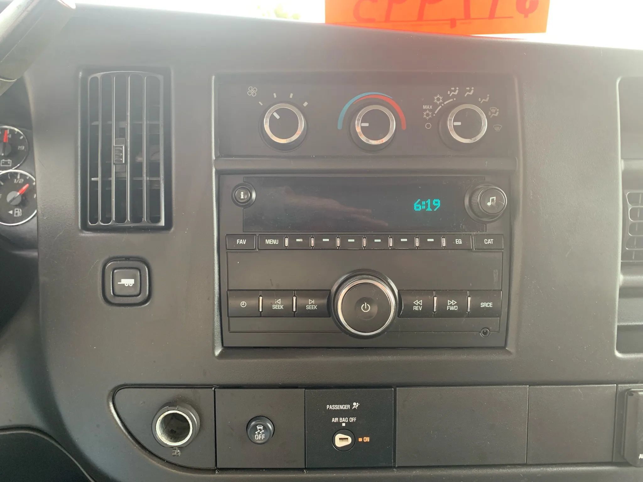Used 2016 Chevrolet Express 3500 RWD image 15