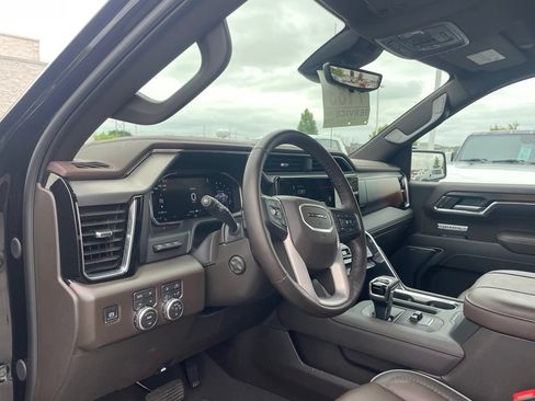 Used 2026 GMC Sierra 1500 Denali w/ Technology Package AWD/4WD image 9