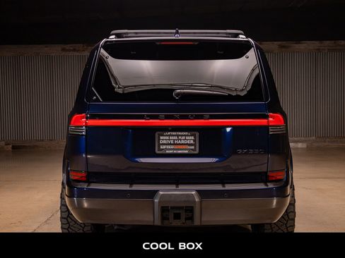 Used 2025 Lexus GX 550 w/ Accessory Package (2T) image 8