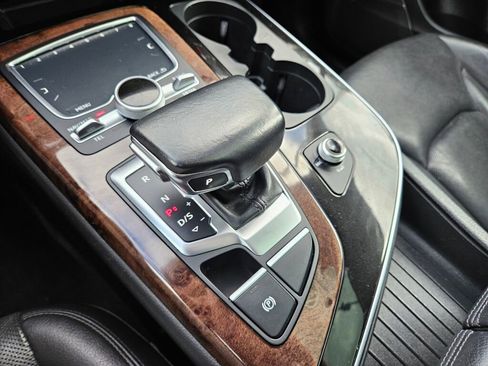 Used 2017 Audi Q7 3.0T Premium Plus w/ Premium Plus Package image 26