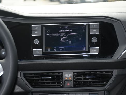 Used 2023 Volkswagen Jetta Sport image 15