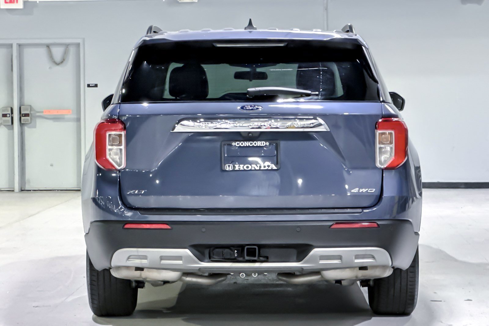Used 2021 Ford Explorer XLT w/ Equipment Group 202A AWD/4WD image 10