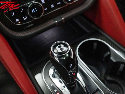 Used 2022 Bentley Bentayga image 43