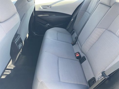 Certified 2025 Toyota Corolla SE image 19