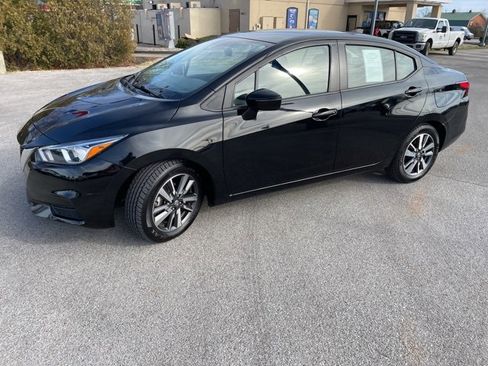 Used 2021 Nissan Versa SV image 4