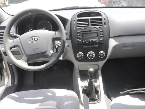 Used 2009 Kia Spectra LX FWD image 15