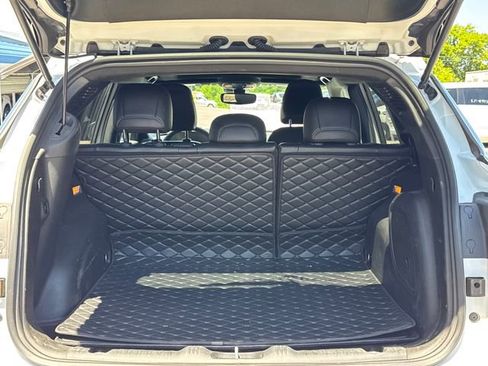 Used 2024 Jeep Compass Latitude w/ Sun and Sound Group AWD/4WD image 12