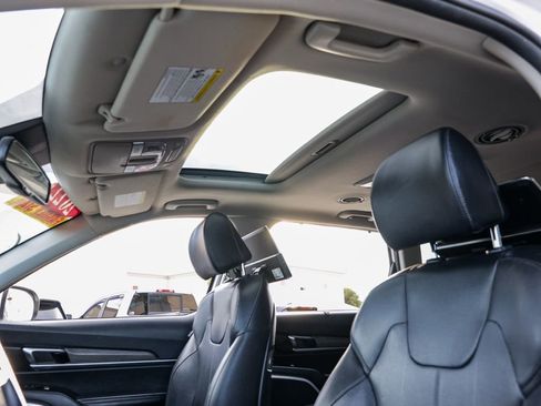 Used 2022 Kia Telluride EX w/ EX Premium Package image 23