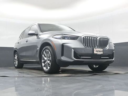 Used 2025 BMW X5 xDrive40i AWD/4WD image 45
