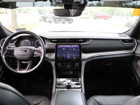 Used 2022 Jeep Grand Cherokee L Overland w/ MOPAR Finishing Package AWD/4WD image 16