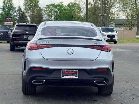 Used 2025 Mercedes-Benz GLC 300 4MATIC w/ AMG Line image 8