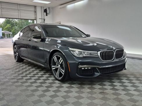 Used 2019 BMW 740i w/ Executive Package RWD image 2