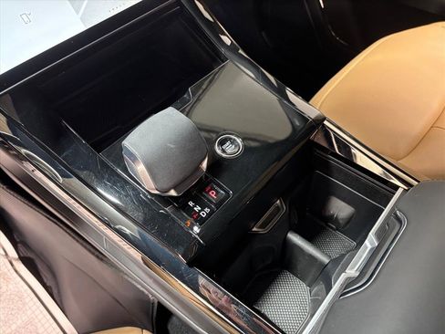 Used 2024 Land Rover Range Rover Sport Autobiography image 13