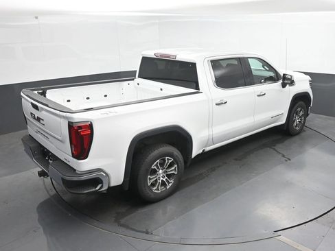 Used 2025 GMC Sierra 1500 SLT AWD/4WD image 30