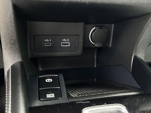 Used 2023 Nissan Kicks SR w/ SR Premium Package FWD image 18