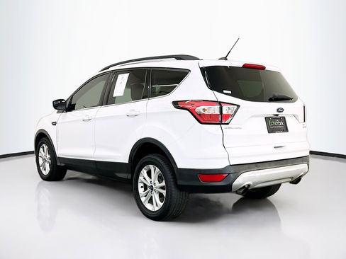Used 2018 Ford Escape SE image 5