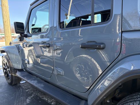 Certified 2025 Jeep Wrangler Sahara image 10