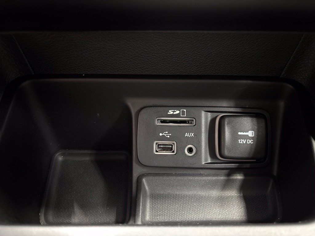 Used 2014 Jeep Cherokee Latitude w/ Cold Weather Group FWD image 24