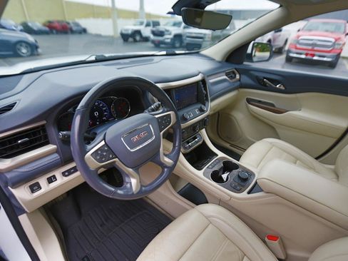 Used 2021 GMC Acadia Denali w/ Denali Ultimate Package AWD/4WD image 4