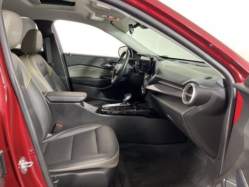 Certified 2024 Chevrolet Trax ACTIV w/ Sunroof Package image 7