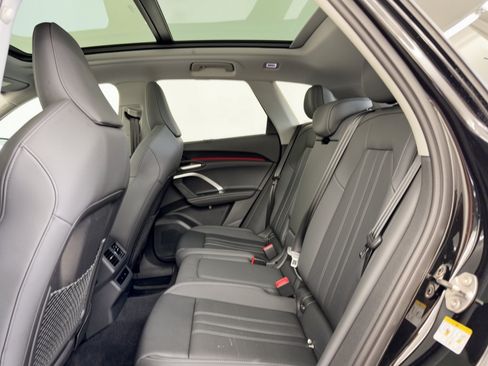 Used 2025 Audi Q5 Premium Plus w/ Premium Plus AWD/4WD image 25