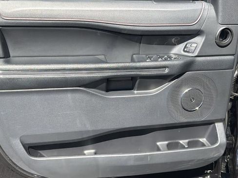 Used 2023 Ford Expedition Limited RWD image 4