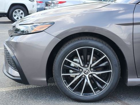 Used 2024 Toyota Camry SE FWD image 6