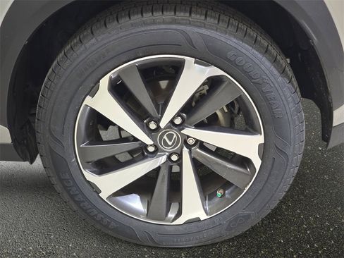 Certified 2020 Lexus NX 300h 300h image 33