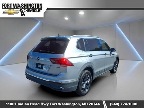 Used 2022 Volkswagen Tiguan SE AWD/4WD image 3