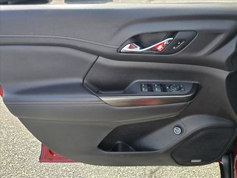 Used 2021 GMC Acadia SLT image 9