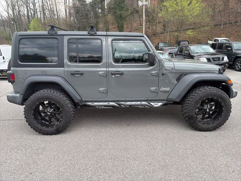 Used 2019 Jeep Wrangler Unlimited Sport image 8