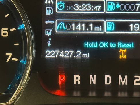 Used 2014 Ford F150 Lariat w/ Equipment Group 502A Luxury AWD/4WD image 11