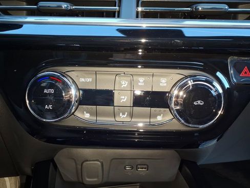 New 2026 Chevrolet Trax RS w/ Sunroof Package image 14